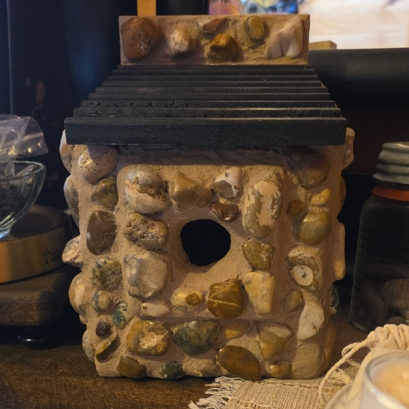 Handnade Tumbled Rick Rustic  Birdhouse with Black Roof - Picture 2 of 11